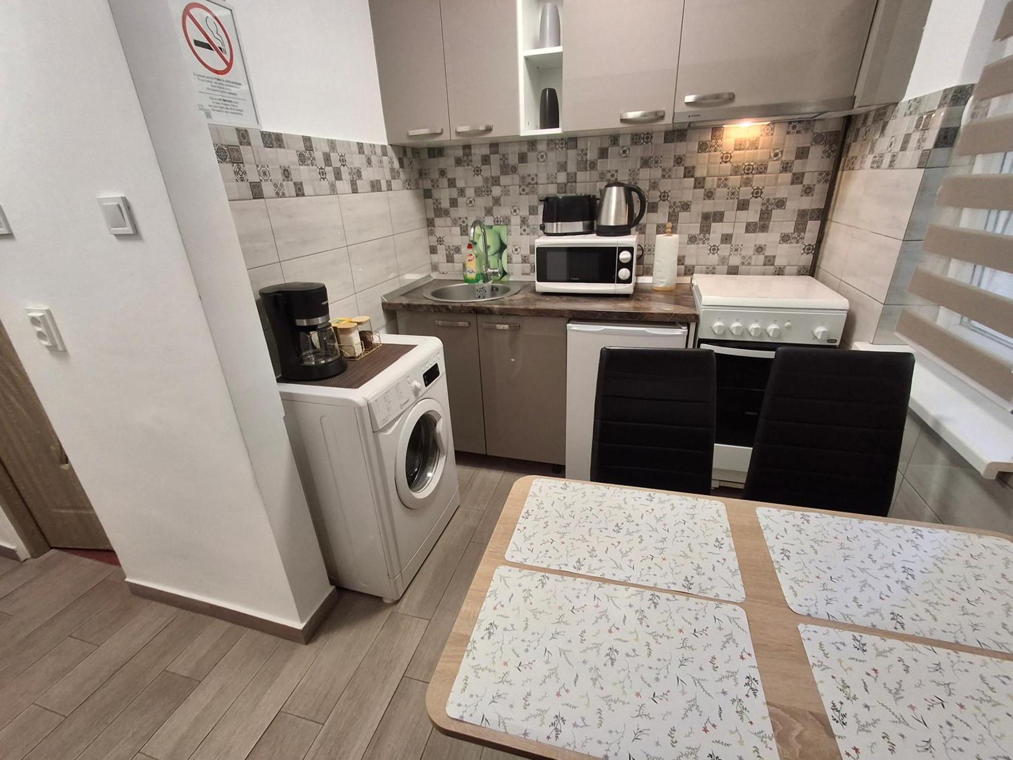 Apartament Claudia Deva Exteriör bild